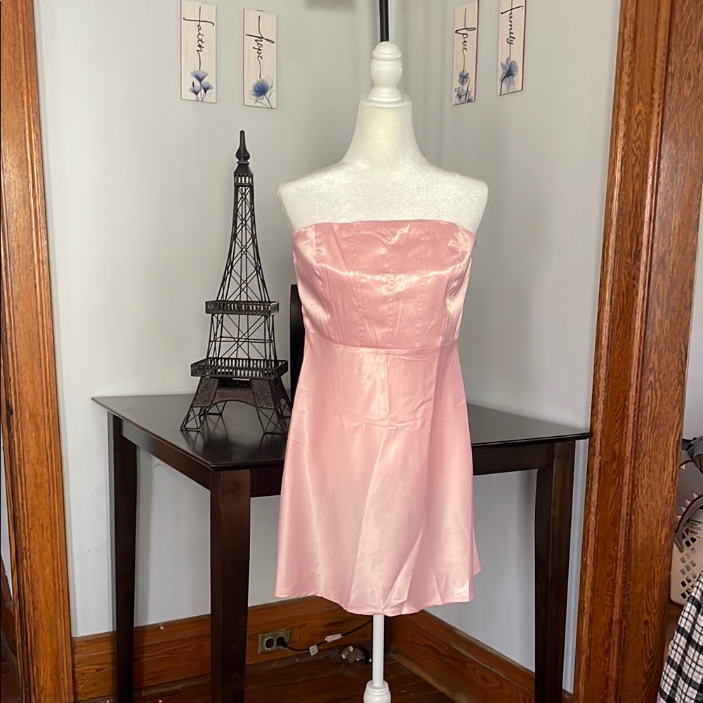 Elegant Pink Strapless Mini Dress